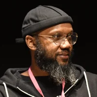 Tendai Huchu