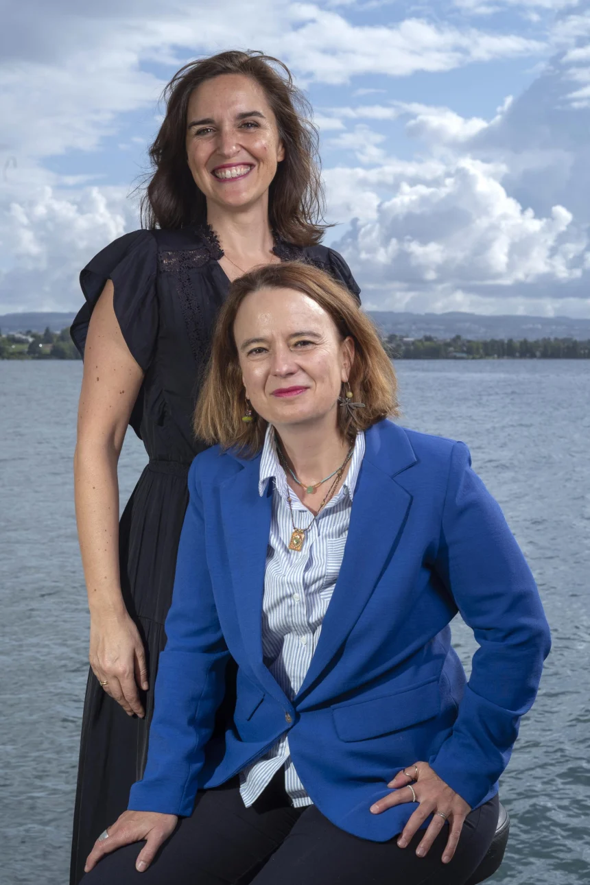 Alix Billen (debout) et Adélaïde Fabre (assise)